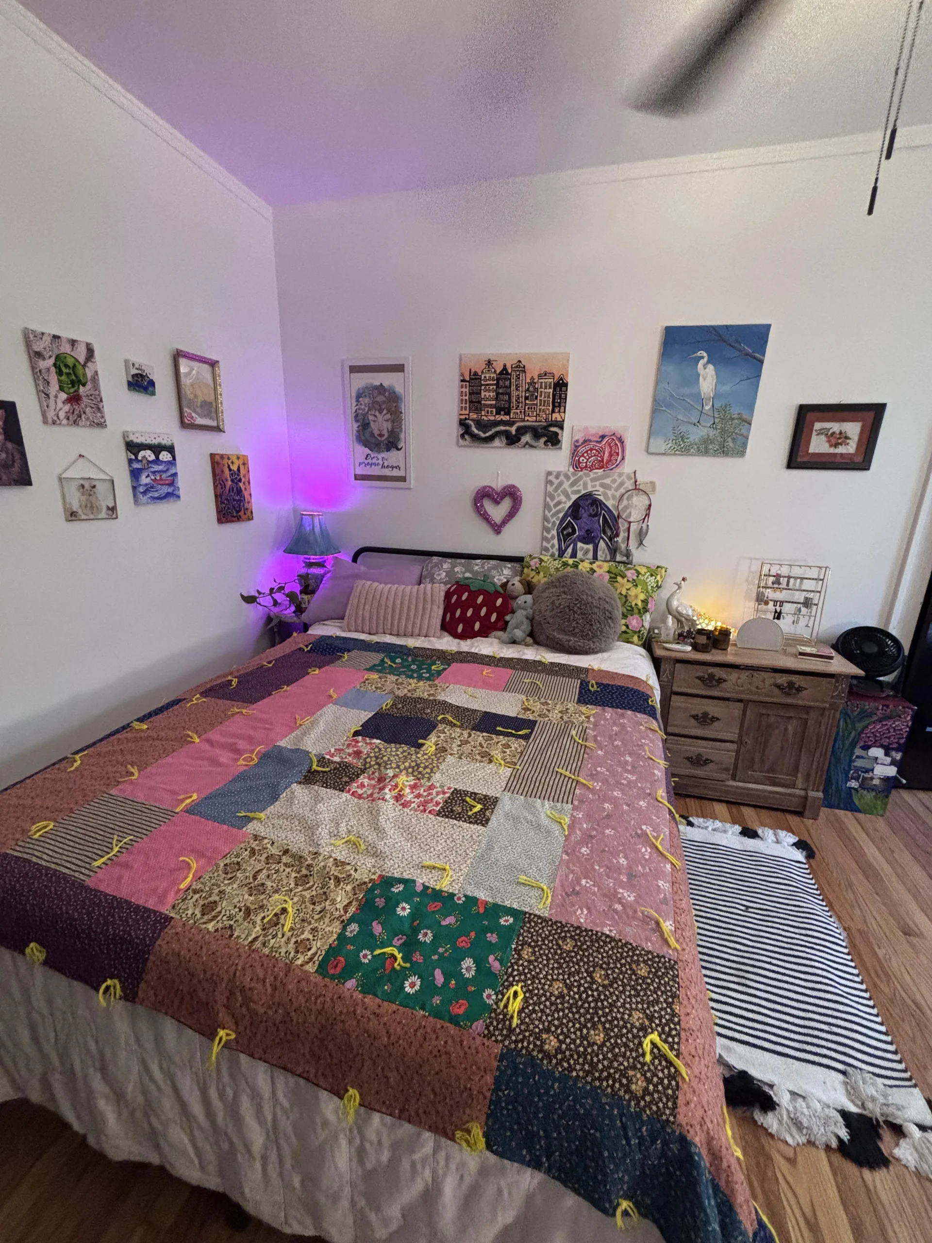 Abbinare i colori in camera da letto partendo da un quilt patchwork di mercatino
