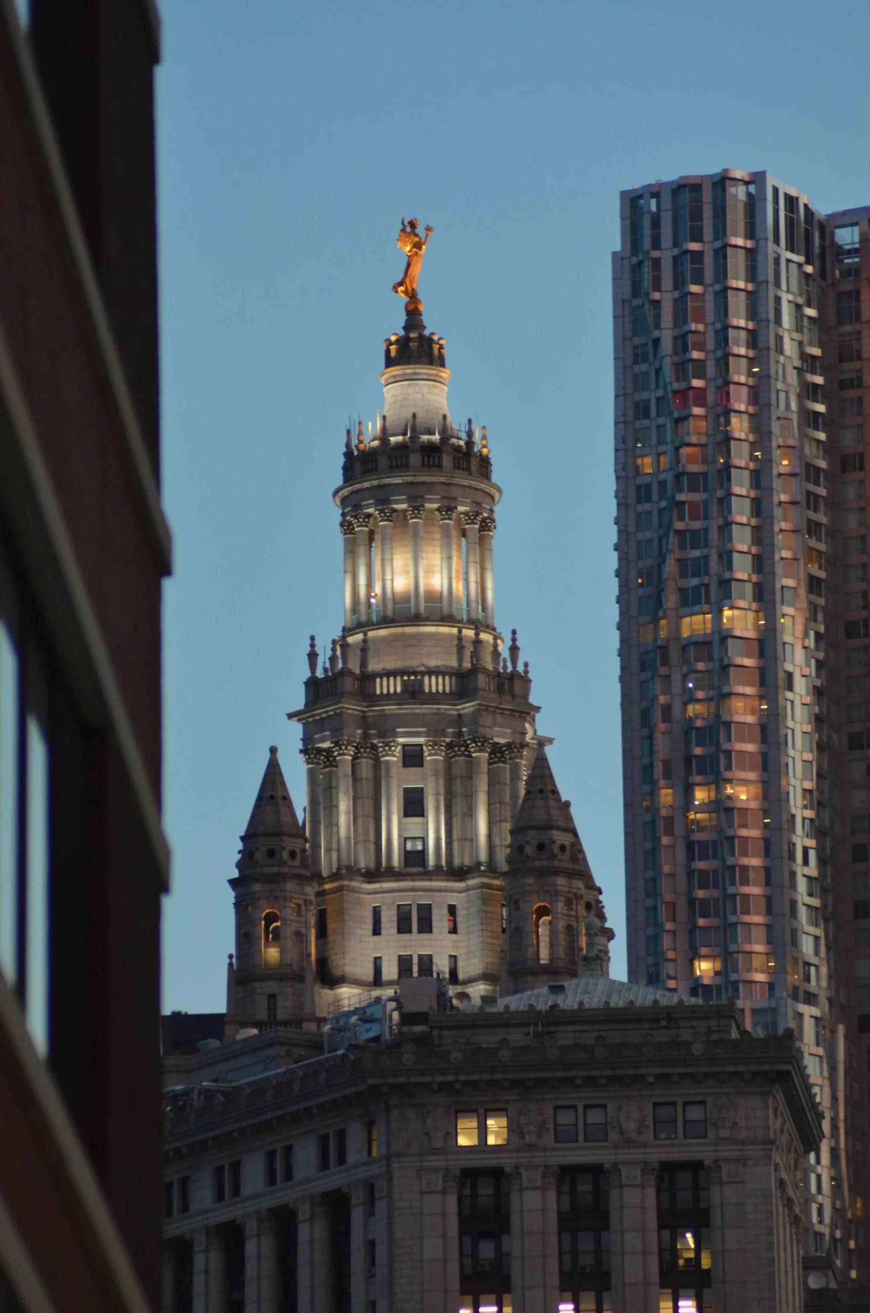 Manhattan Municipal Building: la dea dorata e il modello nascosto delle Sette Sorelle di Stalin