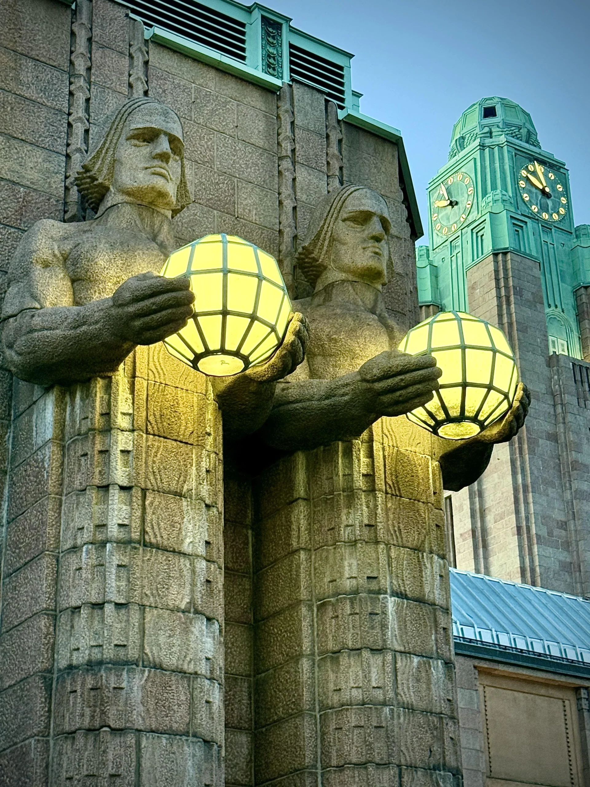 Stazione centrale di Helsinki: il progetto che Eliel Saarinen rifece da zero dopo un pamphlet