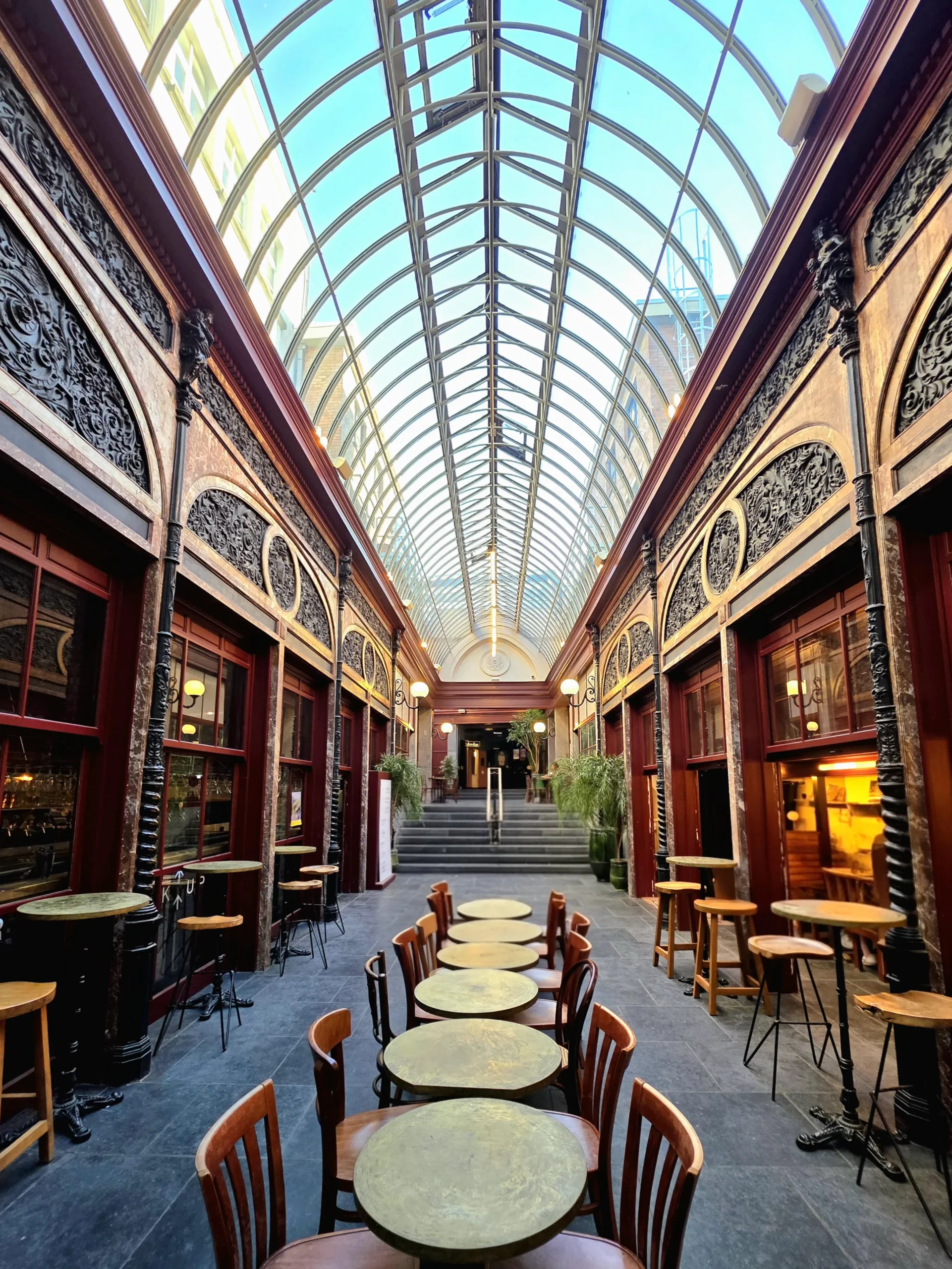 Galerie Bortier a Bruxelles: la galleria dei bouquinistes che per un secolo ha portato la firma sbagliata